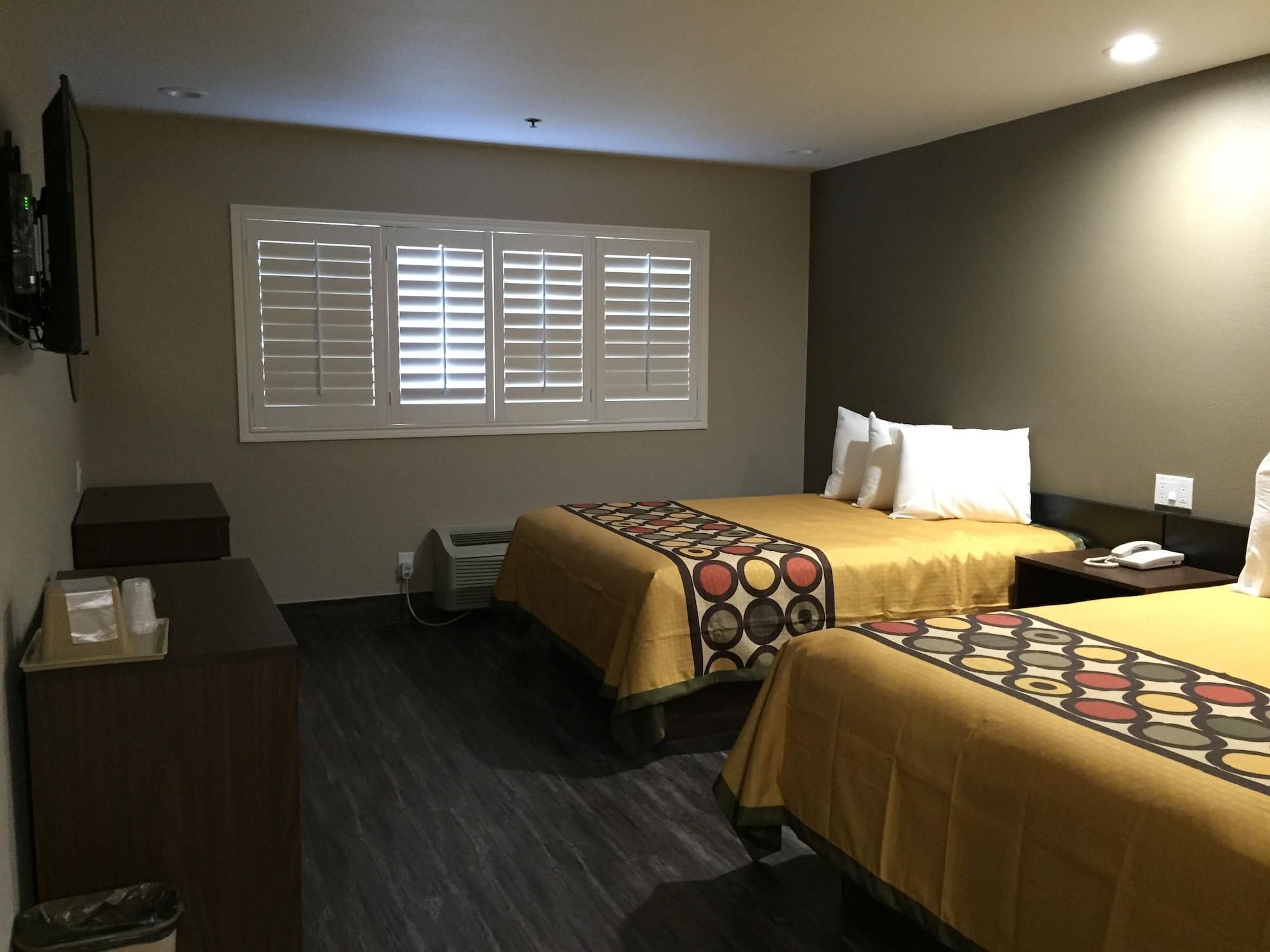 Super 8 By Wyndham National City Chula Vista Exterior photo