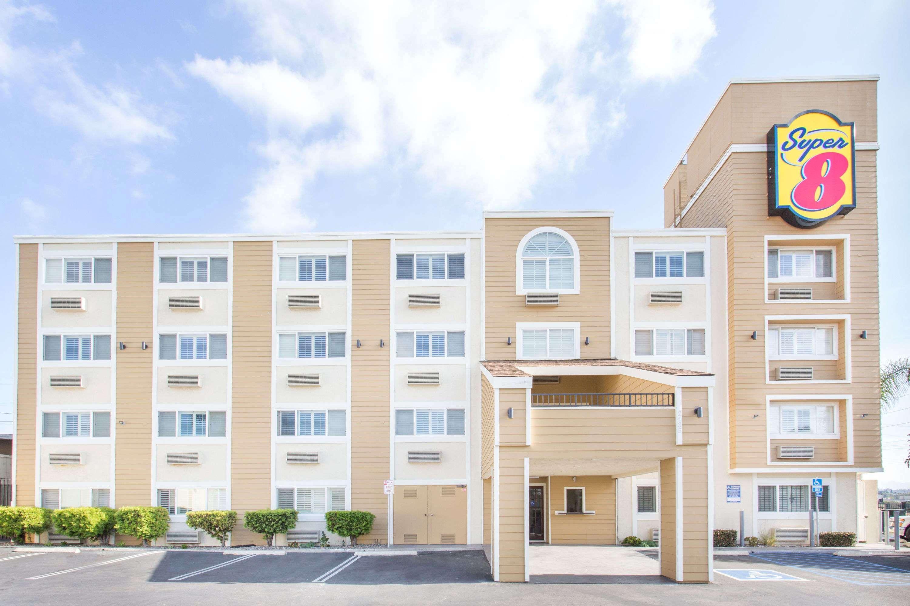 Super 8 By Wyndham National City Chula Vista Exterior photo
